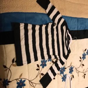 Striped Mid-Sleeve Shirt. Price is negotiable